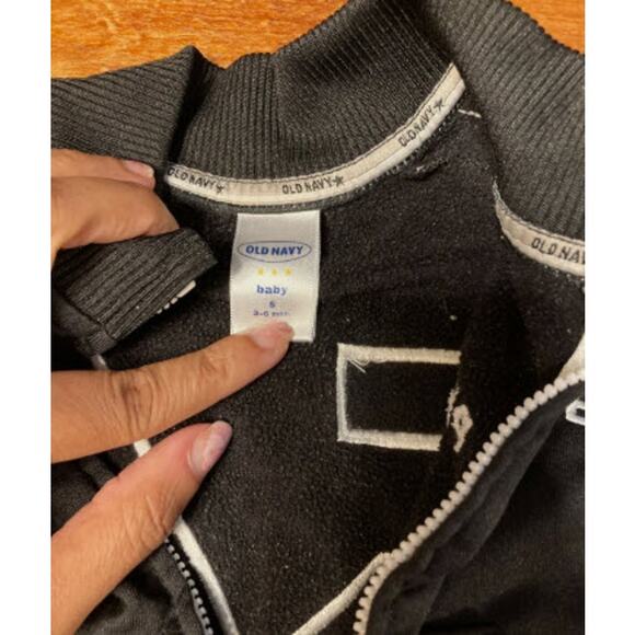 Old Navy Baby Tracksuit Set 3–6 Months – Black & White - Picture 2 of 2